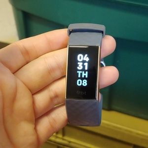 COPY - Fit bit charge 3 with charger/rose gold